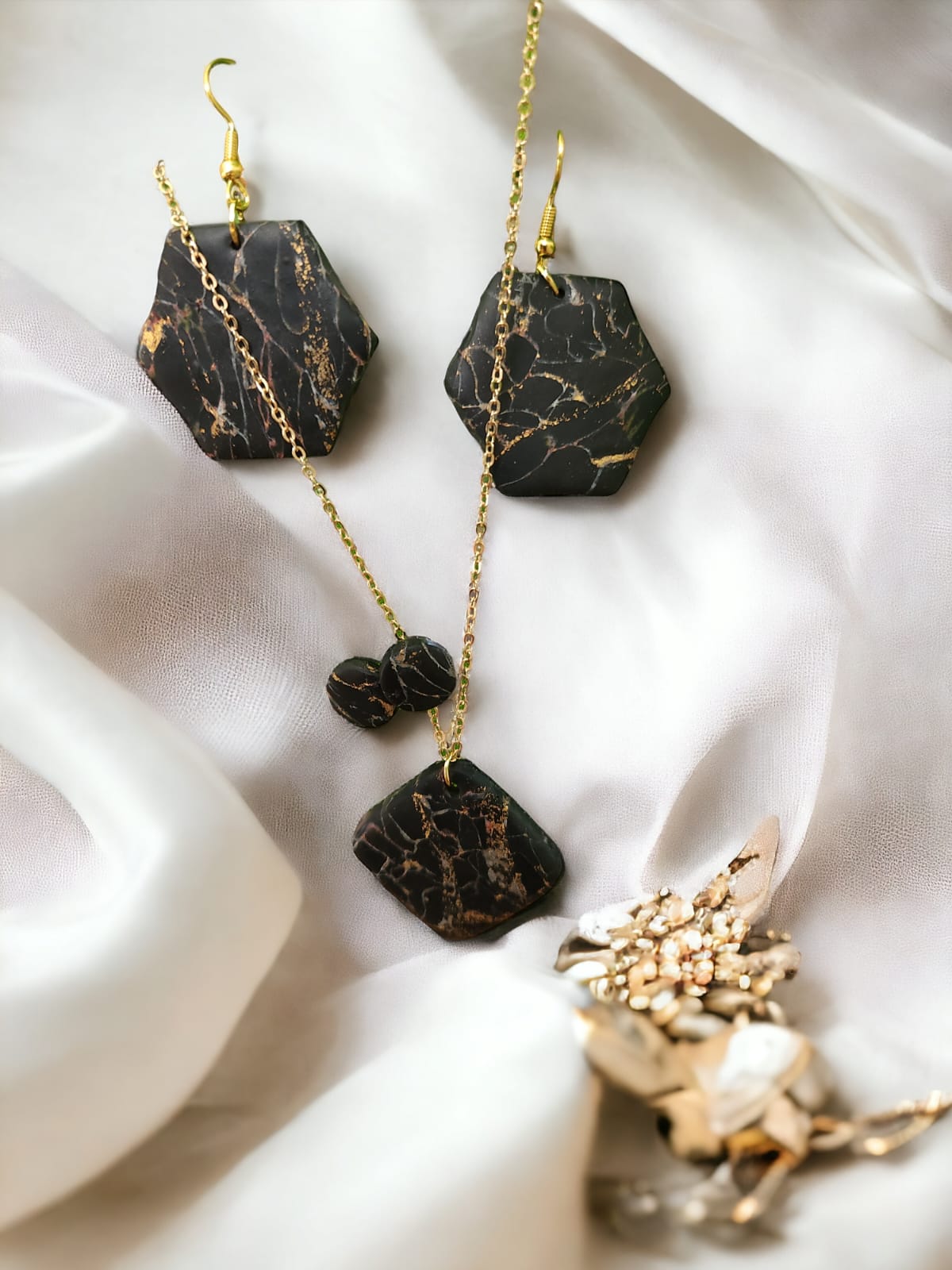 Elegant Marble-Effect Polymer Clay Jewelry Set
