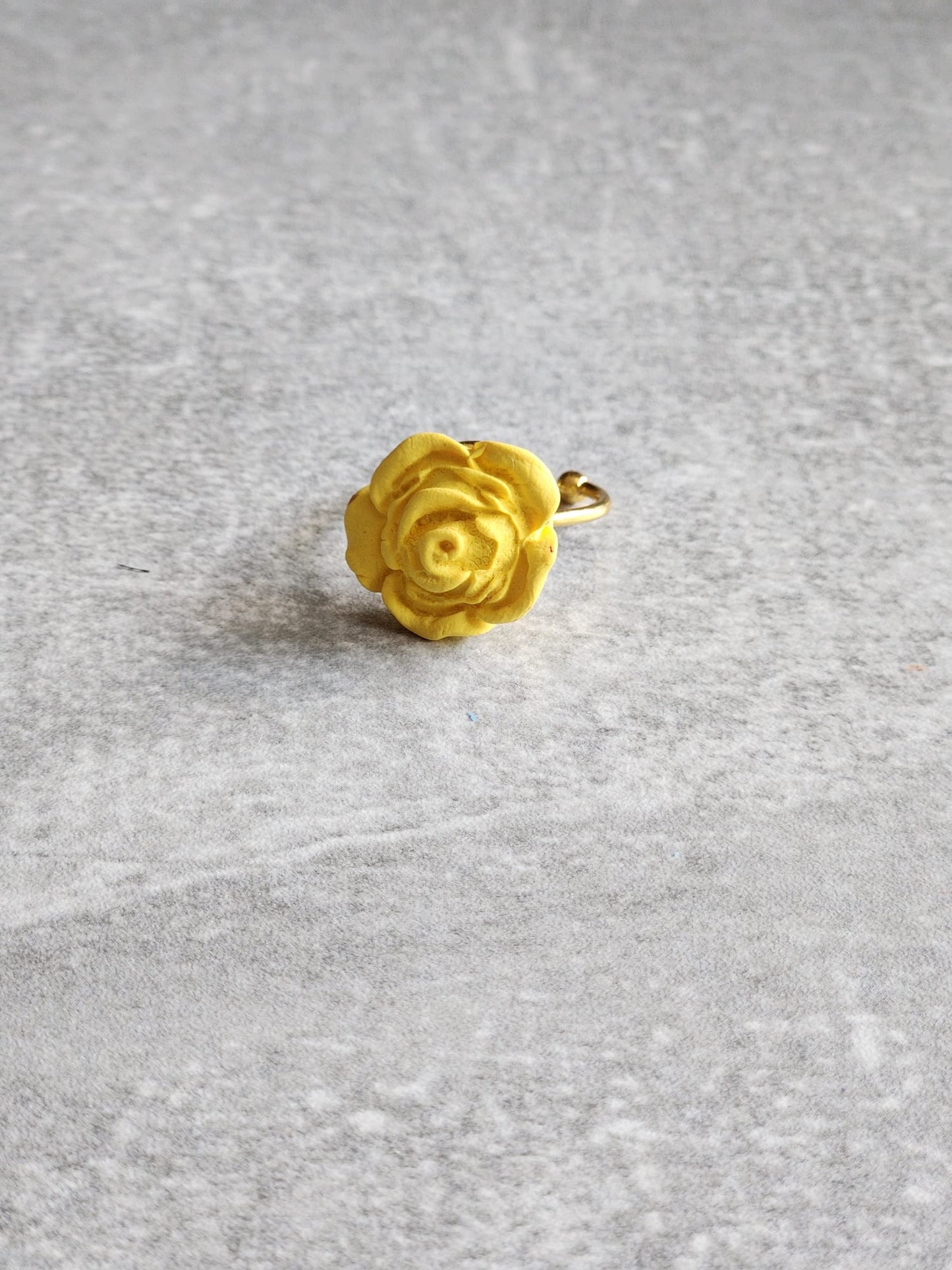 Yellow rose ring