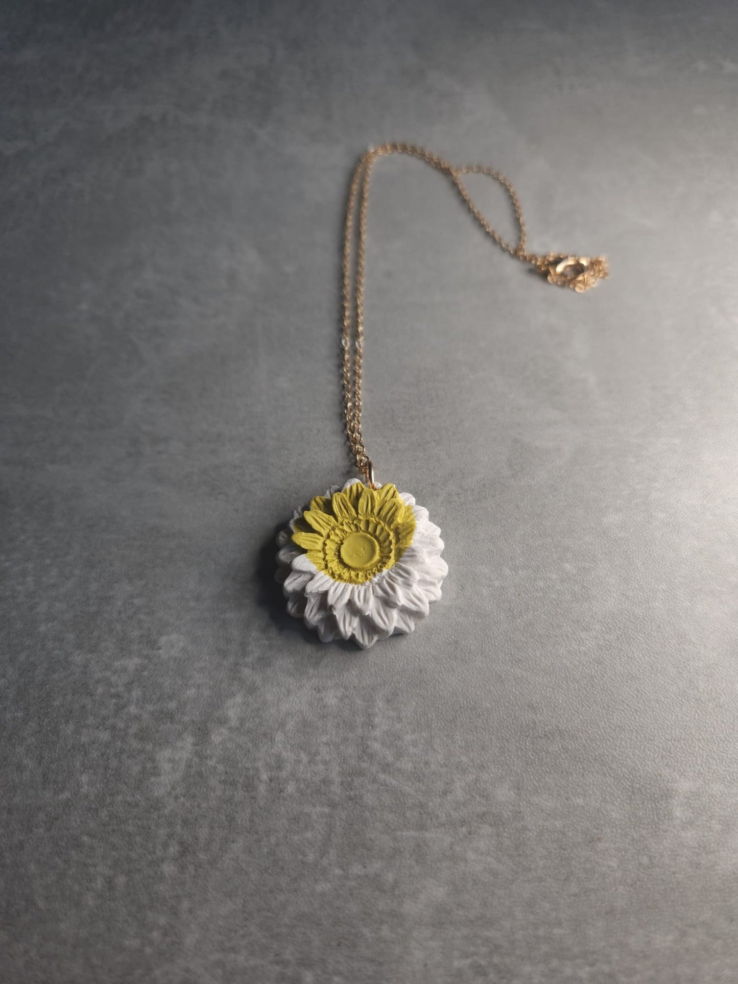 Pendant sunflower