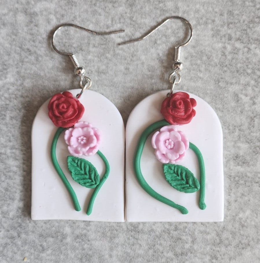 Arc earring with 3D flowers