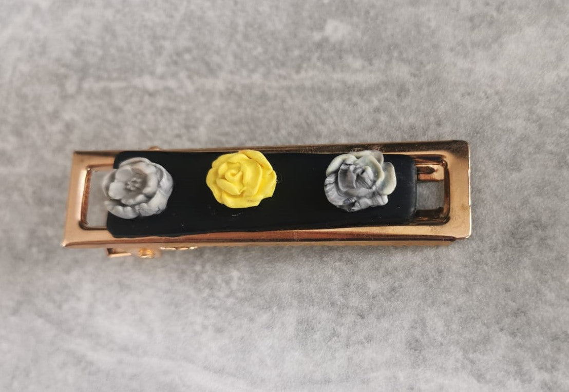 Hairclip with Three Roses