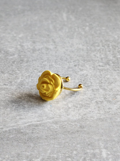 Yellow rose ring